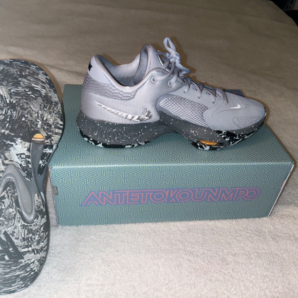 Nike ZOOM FREAK 4 - Picture 2 of 5